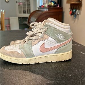 Nike High-Top Sneakers in Pink and Green